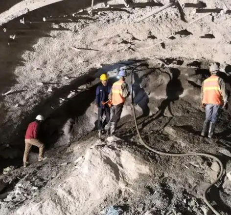 郴州隧道拱顶带模注浆料，微膨胀注浆料的特点及施工工艺